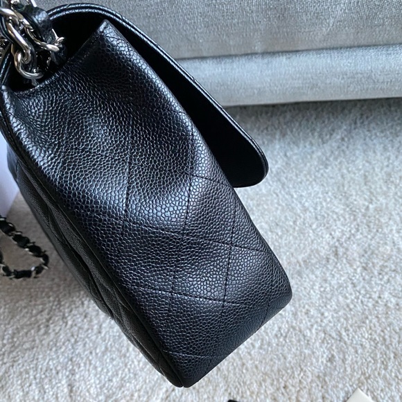 SOLD. Chanel jumbo single flap bag in black caviar - Picture 14 of 16